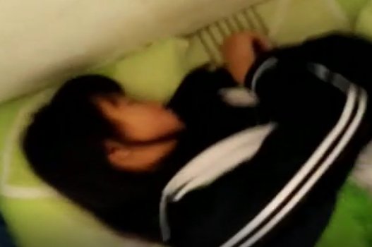 imaldorachan sex Nubiles - Mắt em đê mê khi thủ dâm trên sofa